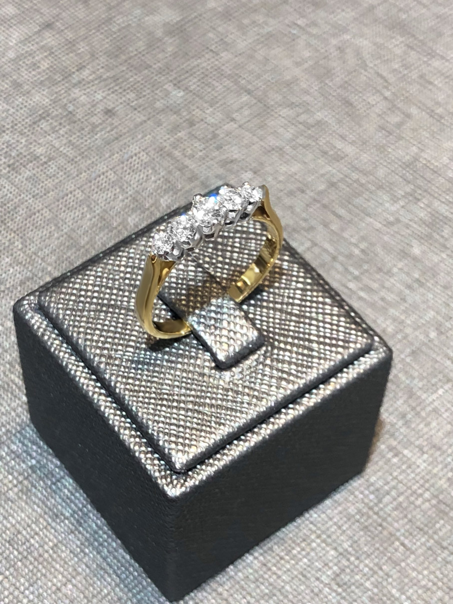0,52ct. Brillant Ring 750/- Gelbgold EXR4093