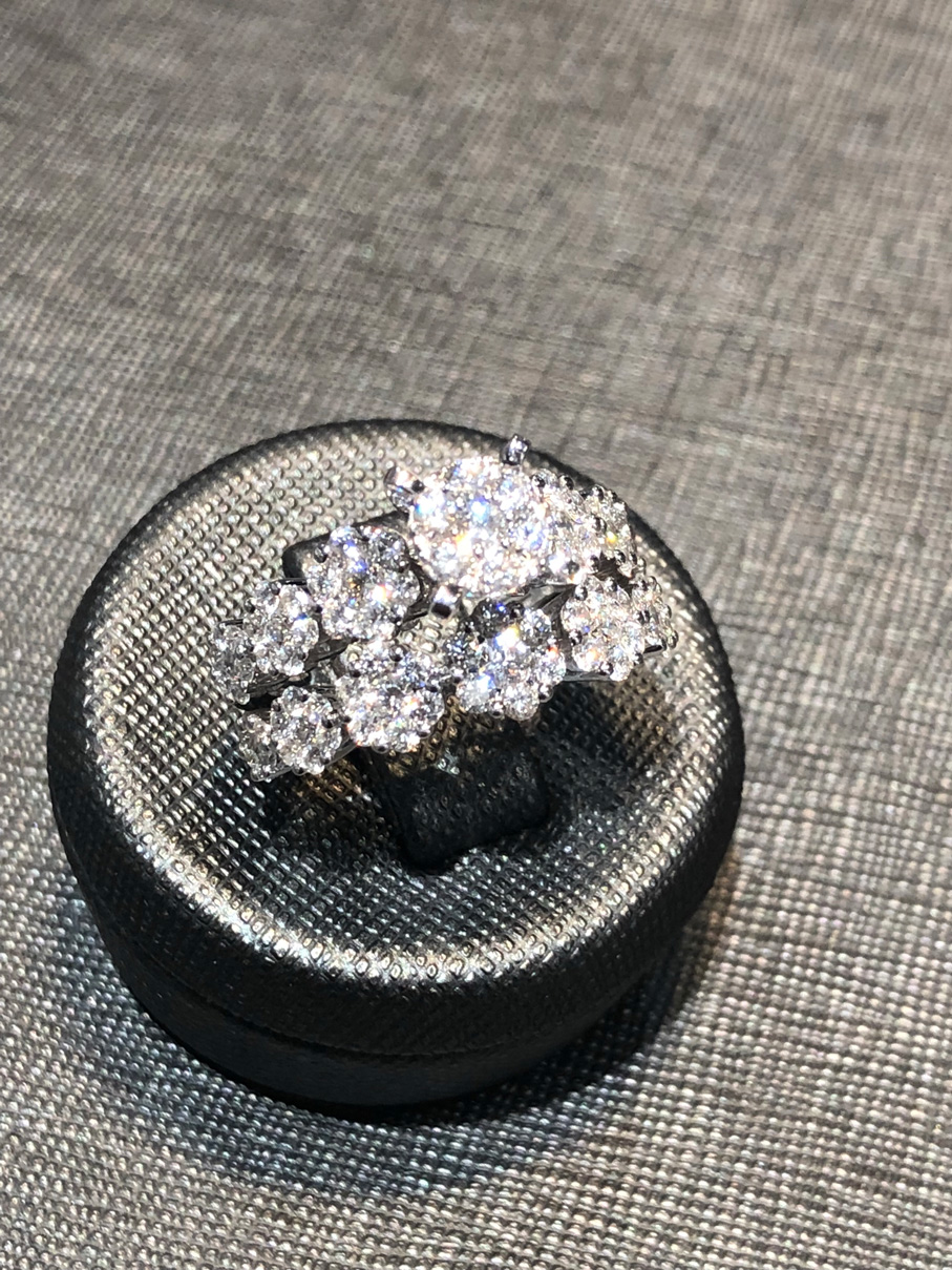 Shopbild1OlwhgSyR7xme 750/- Weißgold Ring mit Brillanten EXR4001