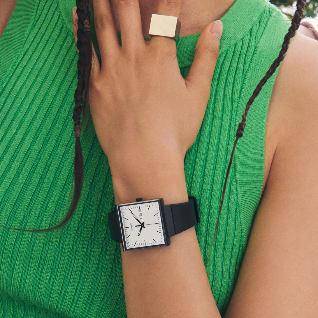 Swatch What If ...Black? SO34B700