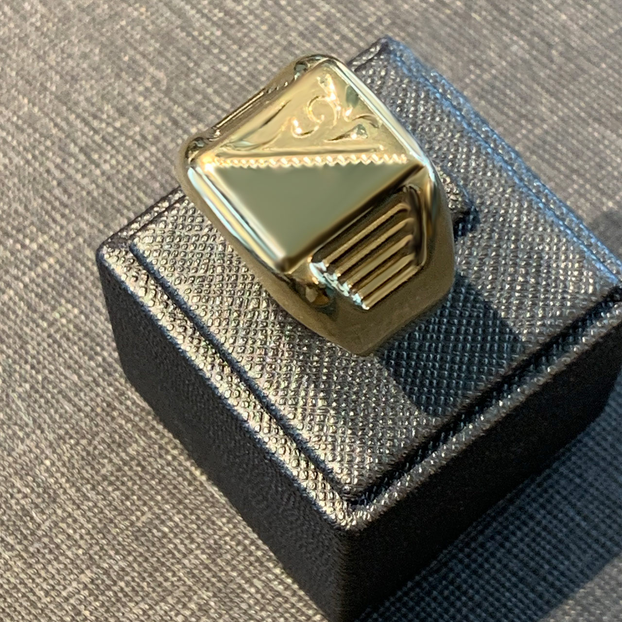 Siegel Ring Herren aus 585/- Gold EXR4177