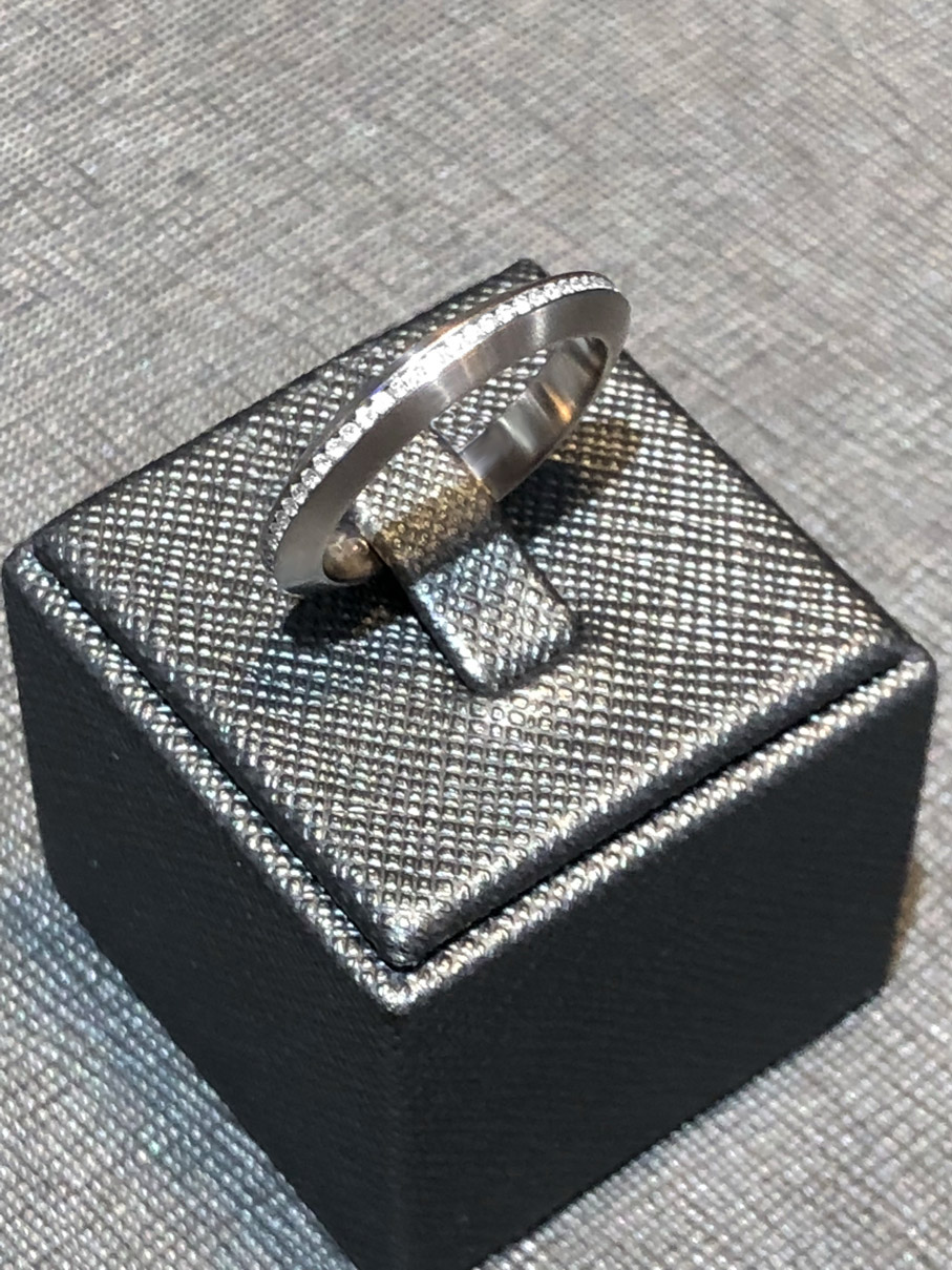 0,256ct. Memoire Brillant Ring 750/- Graugold EXR4084