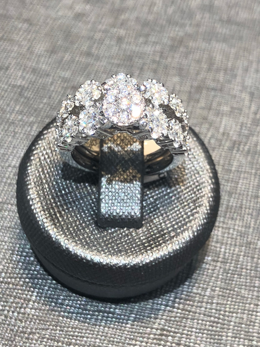 750/- Weißgold Ring mit Brillanten EXR4001