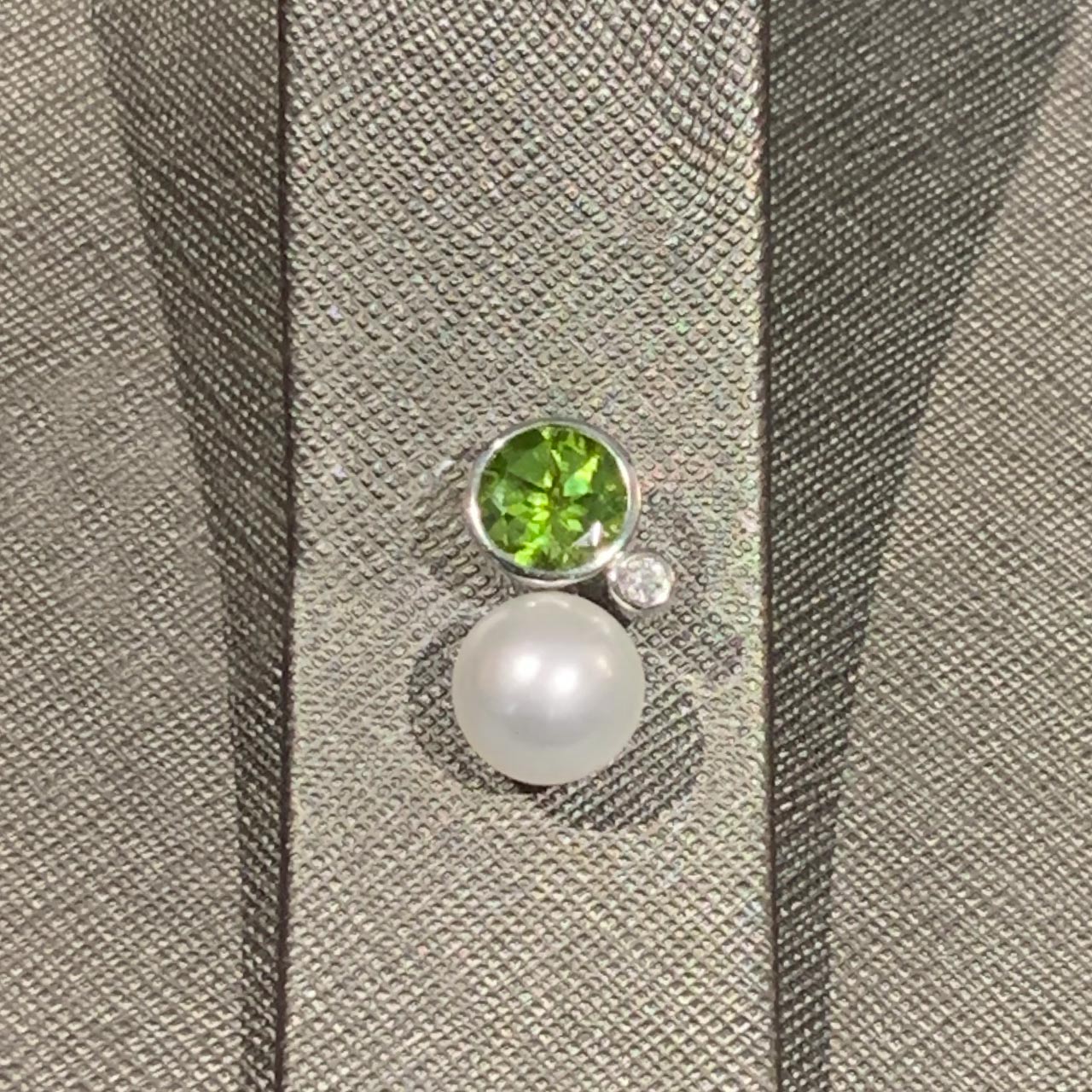 Südsee Z.Perlen Anhänger mit Peridot und Brillant aus 585/- Weißgold EXPC4040