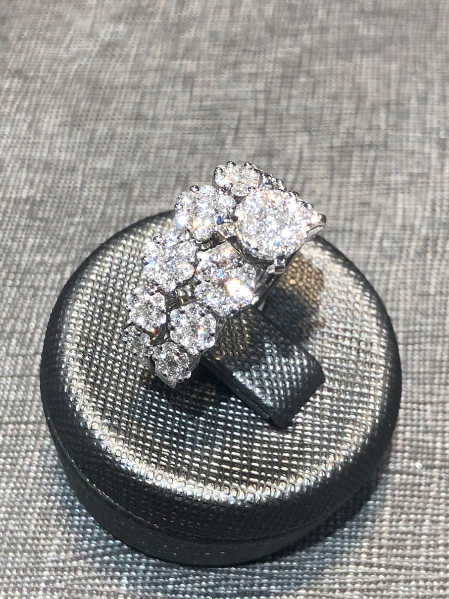 750/- Weißgold Ring mit Brillanten EXR4001