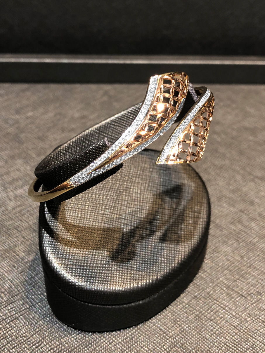 Damen Armreif aus 585er Gold EXB4117