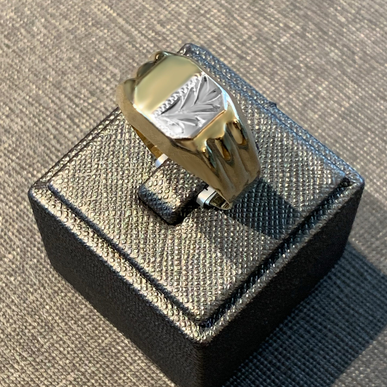 Siegel Ring Herren aus 585/- Gold EXR4176