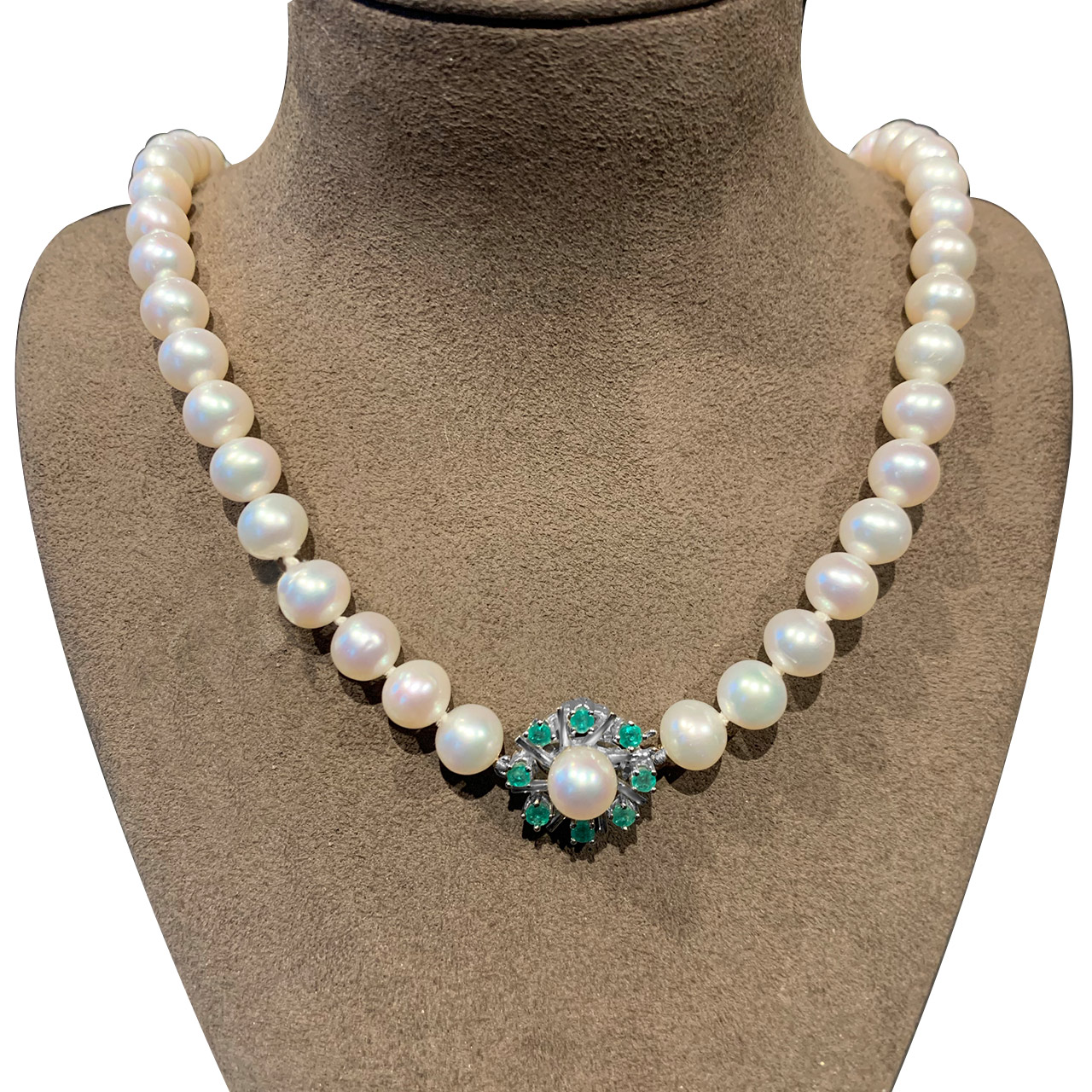 IMG_6326 Smaragd Perlen Collier aus 585/- Weißgold EXPC4001